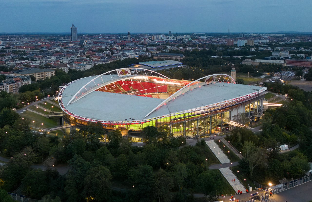 Die Red Bull Arena aus der Vogelperspektive.
