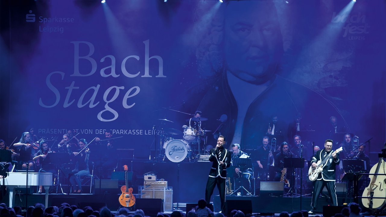 Bach Stage mit verschiedenen Musikern