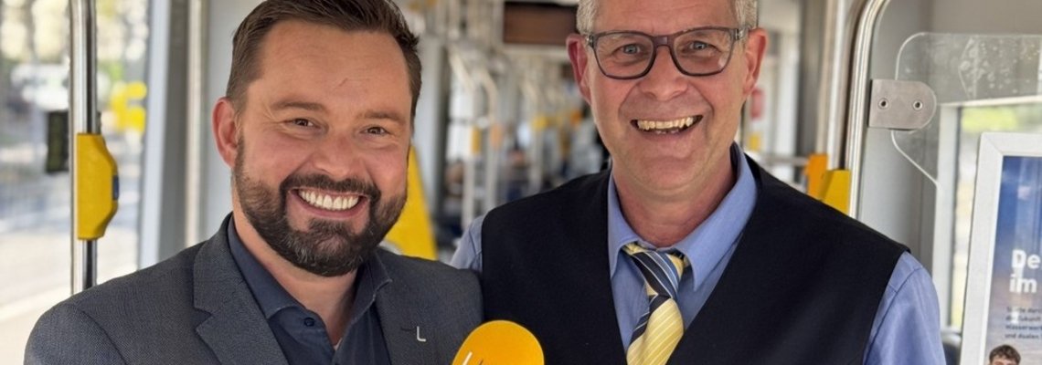 Moderator Marc Backhaus und Tram-Weltmeister Thomas Langkopf in der Straßenbahn