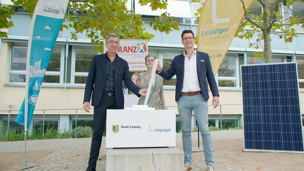 PV-Anlage der Reclam Schule wird symbolisch in Betrieb genommen