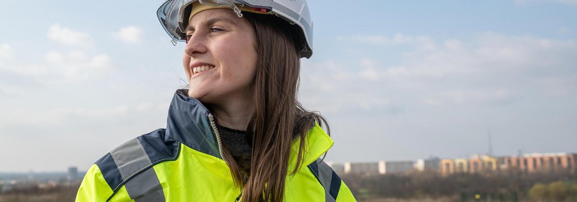 Lara Forsans mit Helm