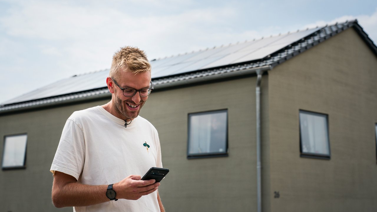 Eigene Solarstrom-Produktion über das Handy verfolgen.